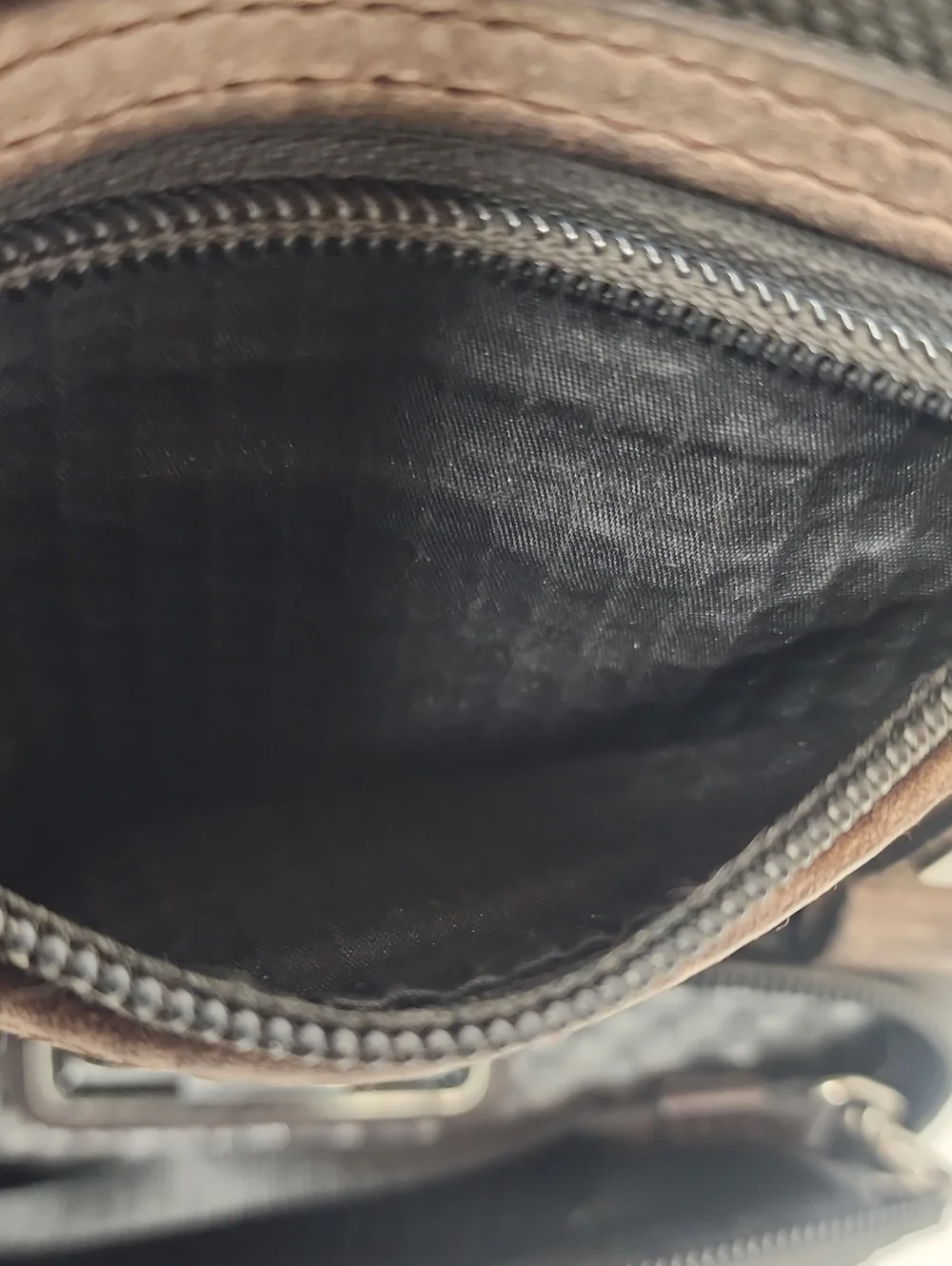 Tumi Black Messenger Crossbody Bag w/Brown Leather Accent Minimalist Man Bag WOW